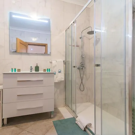 דירה Casa Do Lagar 2bdr - 4 Mins Walk Train Station - Quiet - Balcony - Wi-fi