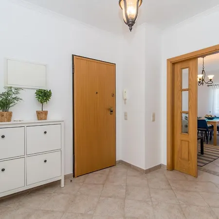 דירה Casa Do Lagar 2bdr - 4 Mins Walk Train Station - Quiet - Balcony - Wi-fi *