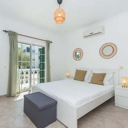 דירה Casa Do Lagar 2bdr - 4 Mins Walk Train Station - Quiet - Balcony - Wi-fi